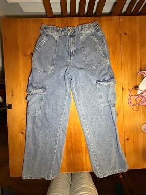 Simple Society Light Wash Denim Cargo Jeans Size 11/30 Y2K